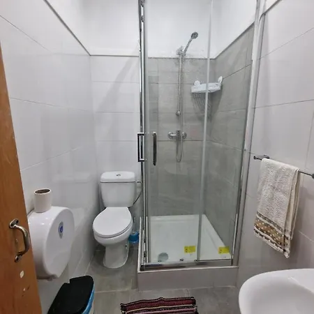 Local Private Ostello Lisbona