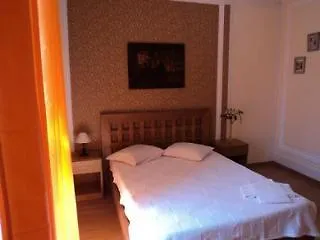 Local Private * Lissabon